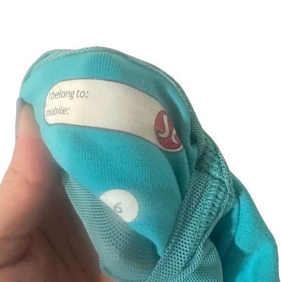 Lululemon Black & Blue Groove Athletic Crop Capri Leggings Women Sz 6 - Picture 6 of 6